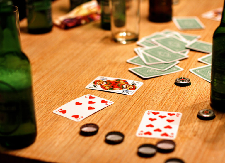 TOP 5 : les meilleurs jeux d’alcool avec un jeu de cartes